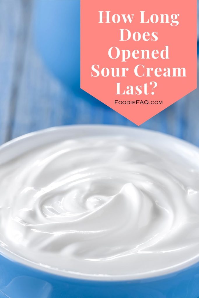This is sour cream in a bowl.